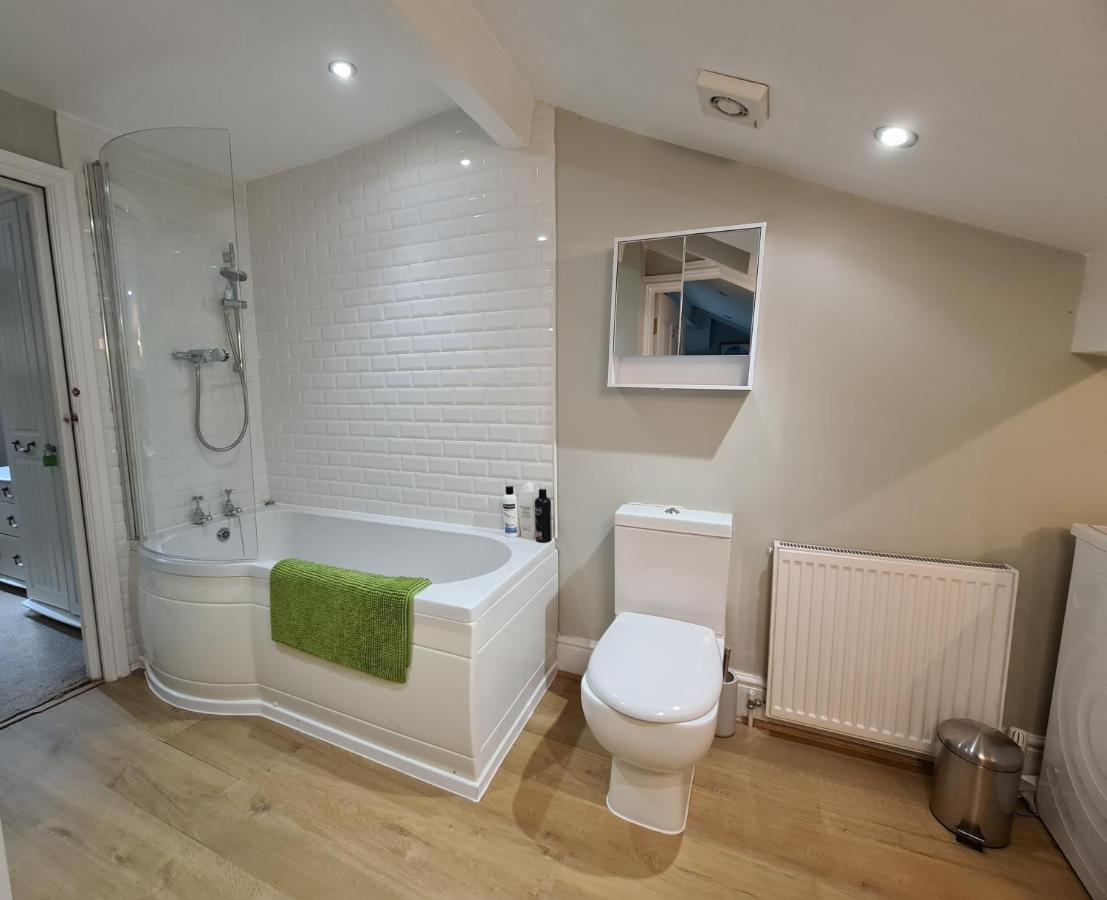 Stylish 2 Bedroom Apartment, Leeds Centre + Free Parking Exterior foto